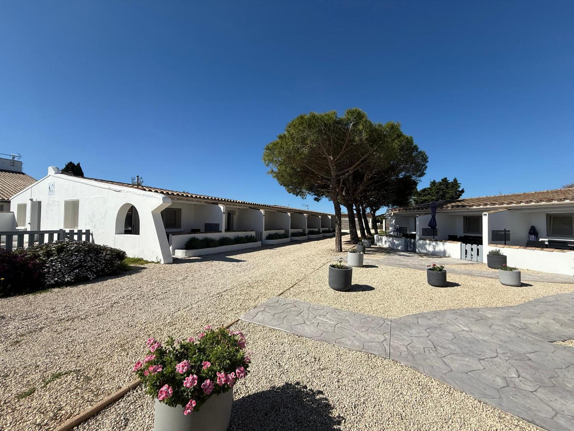 Hotel Mas Des Lys Saintes-Maries-de-la-Mer Luaran gambar